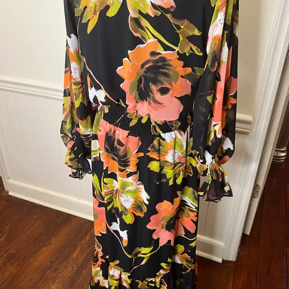 Vince Camuto Bold Floral Print Dress NWT‎ size Large